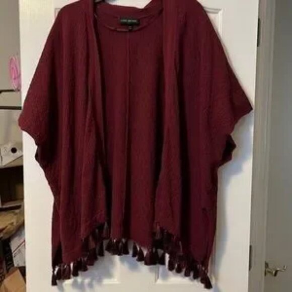 LANE Bryant maroon tasseled poncho size 14/20 - Picture 2 of 4